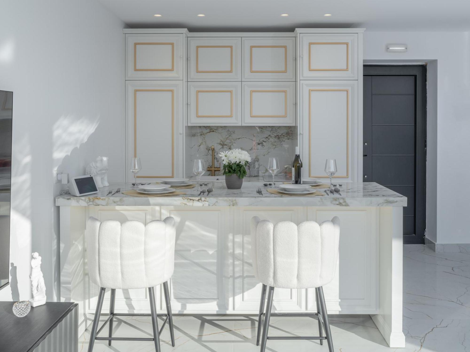 Lithos Luxury