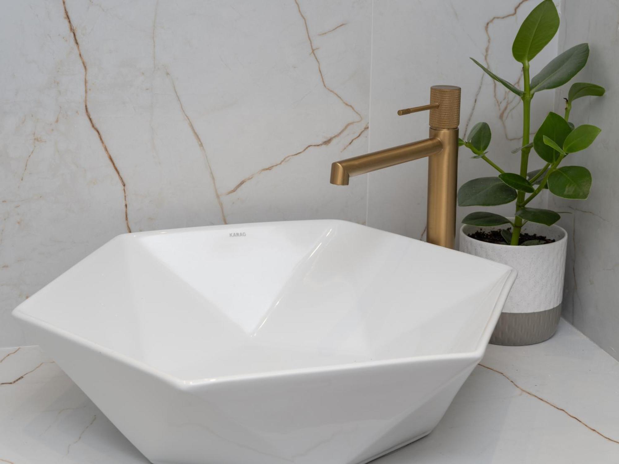 Lithos Luxury