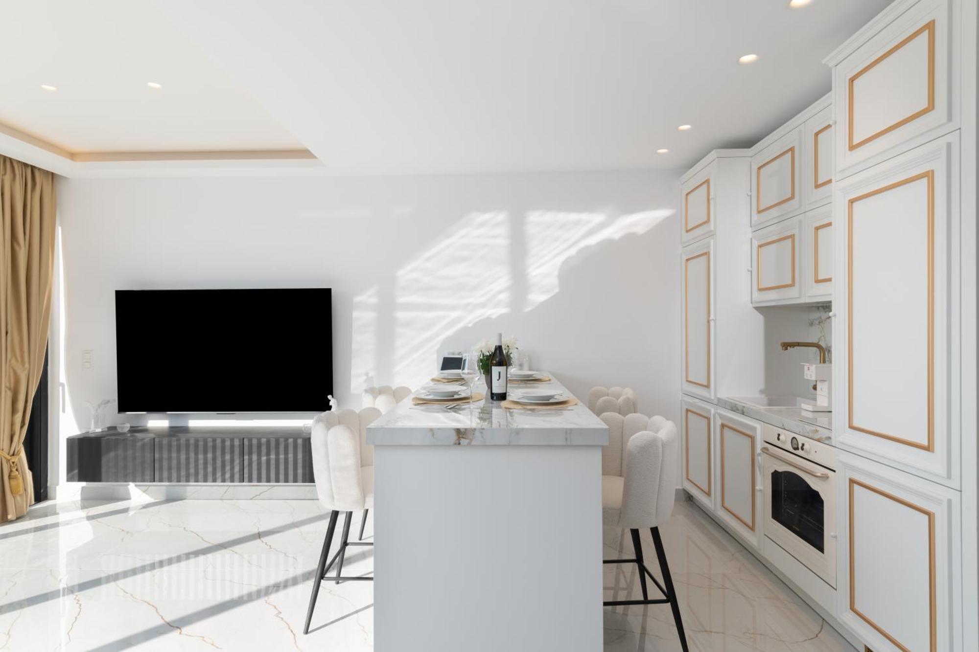 Lithos Luxury *