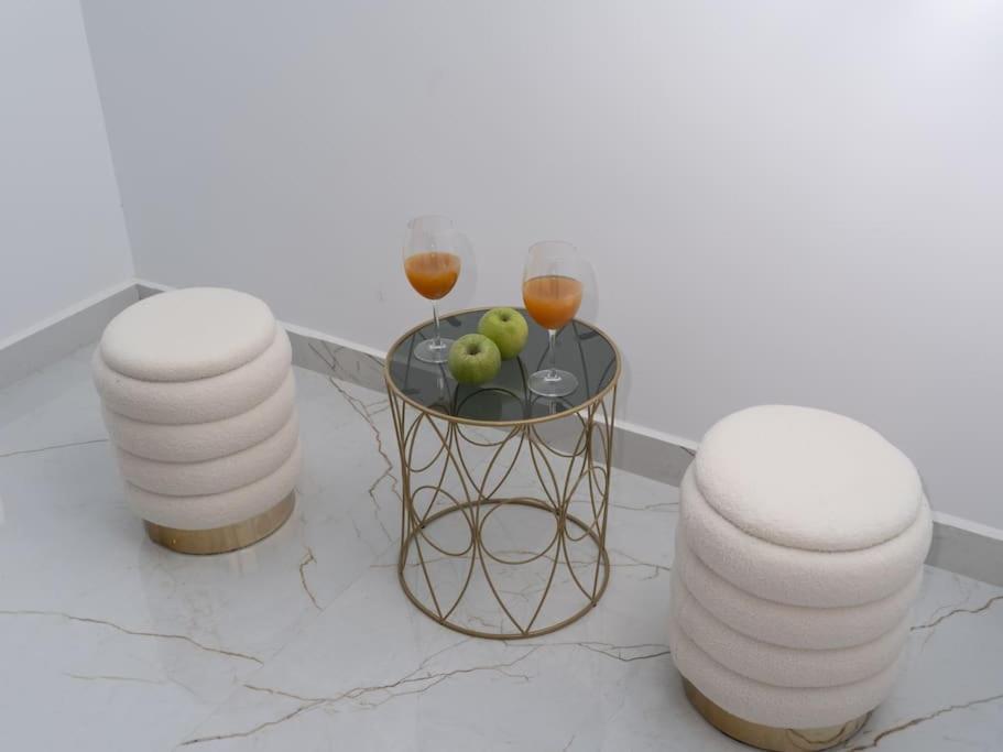 Lithos Luxury