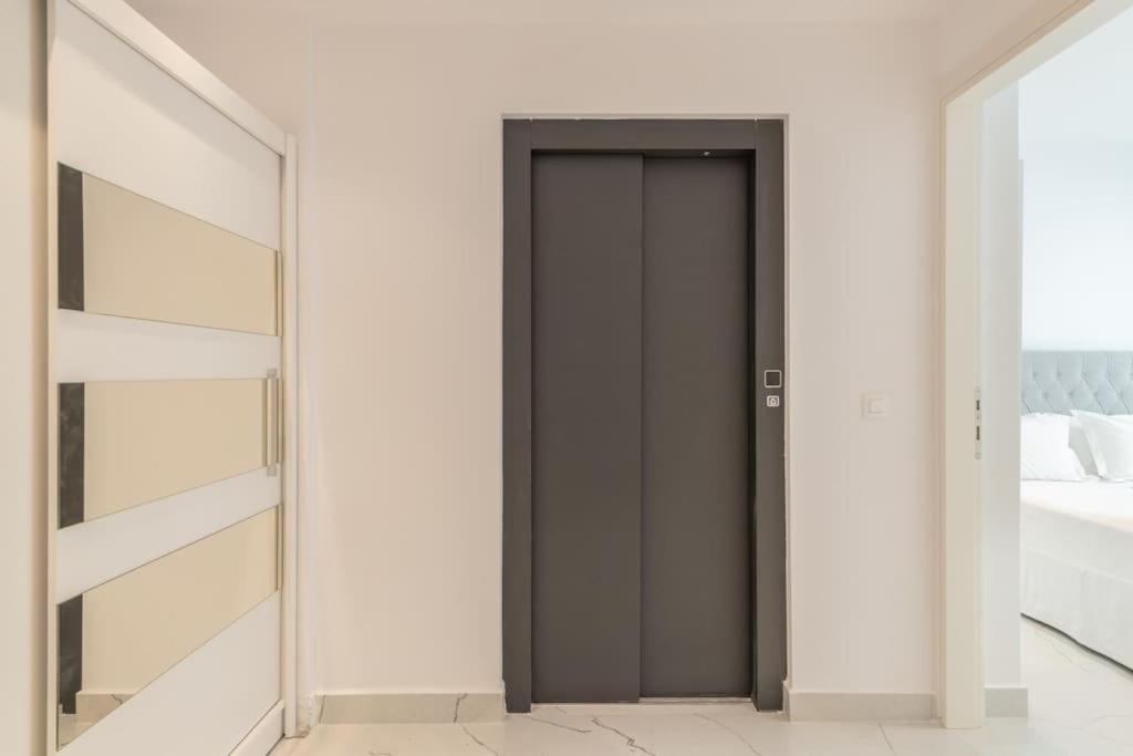 Lithos Luxury Villa