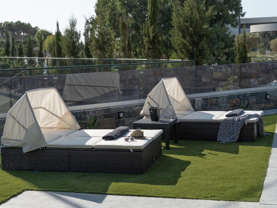 Lithos Luxury *